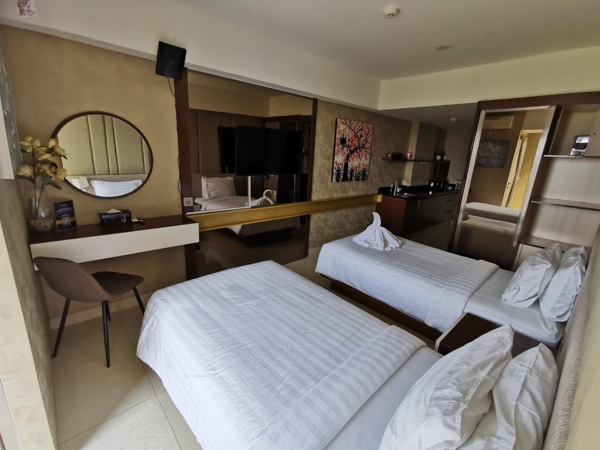Warhol Simpang Lima Apartemen *