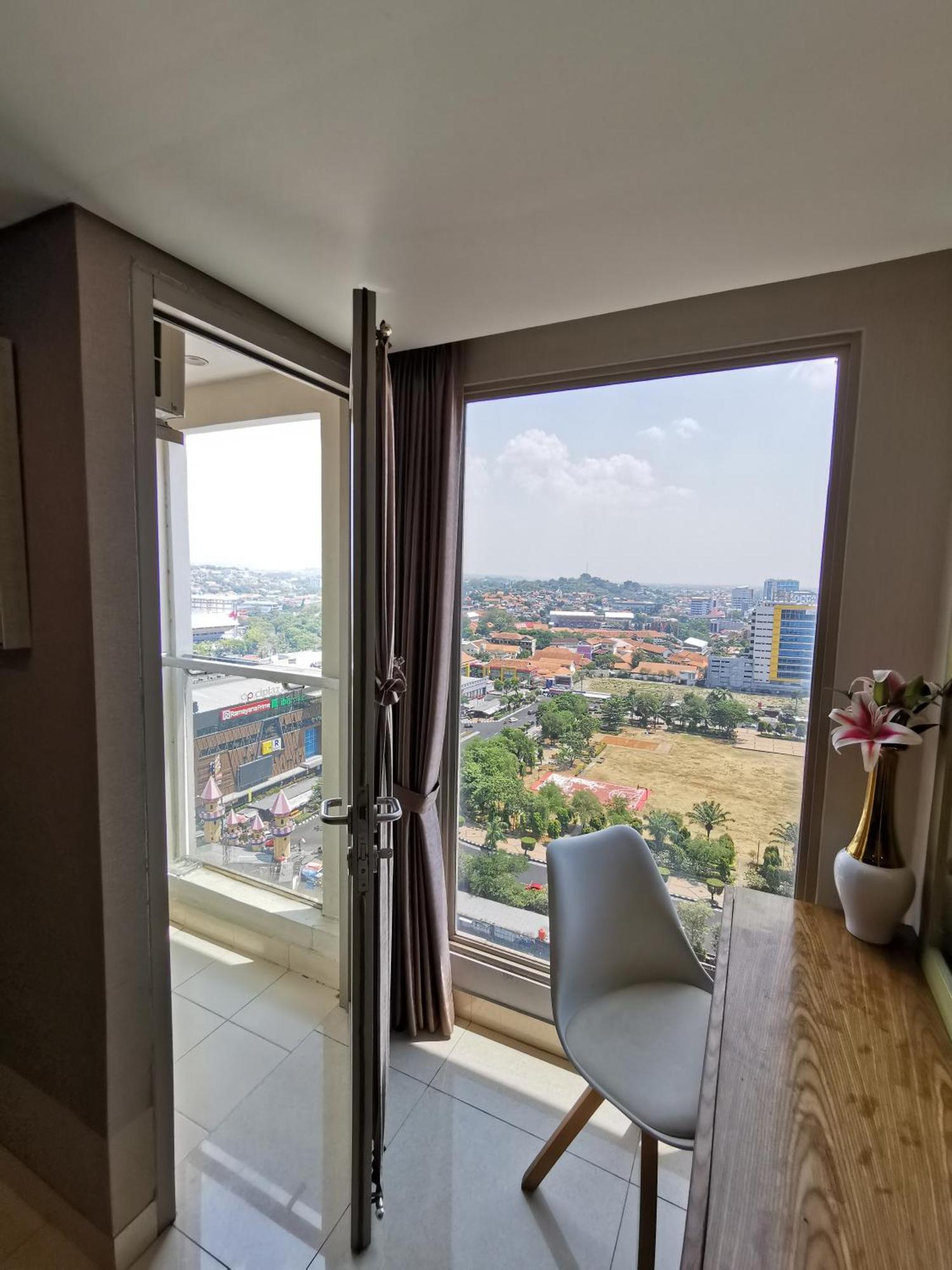Warhol Simpang Lima Apartemen *